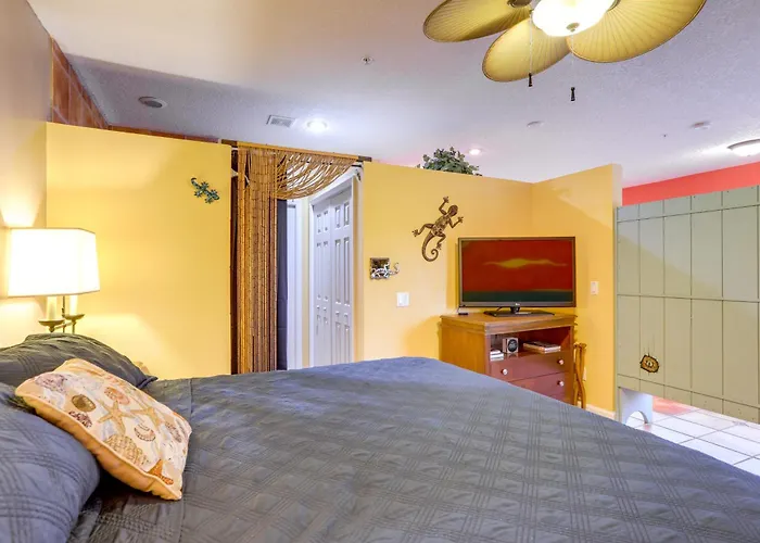 Walk To Indian Rocks - Vibrant Apartment Clearwater Beach