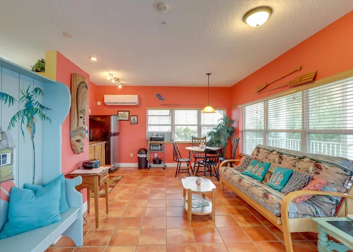 Walk To Indian Rocks - Vibrant Apartment Clearwater Beach